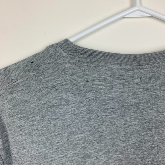 Uniqlo Grey Tee - Picture 5 of 5